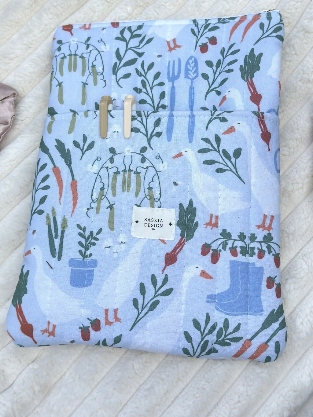 Large Quilted Book Sleeve - Silly Goose