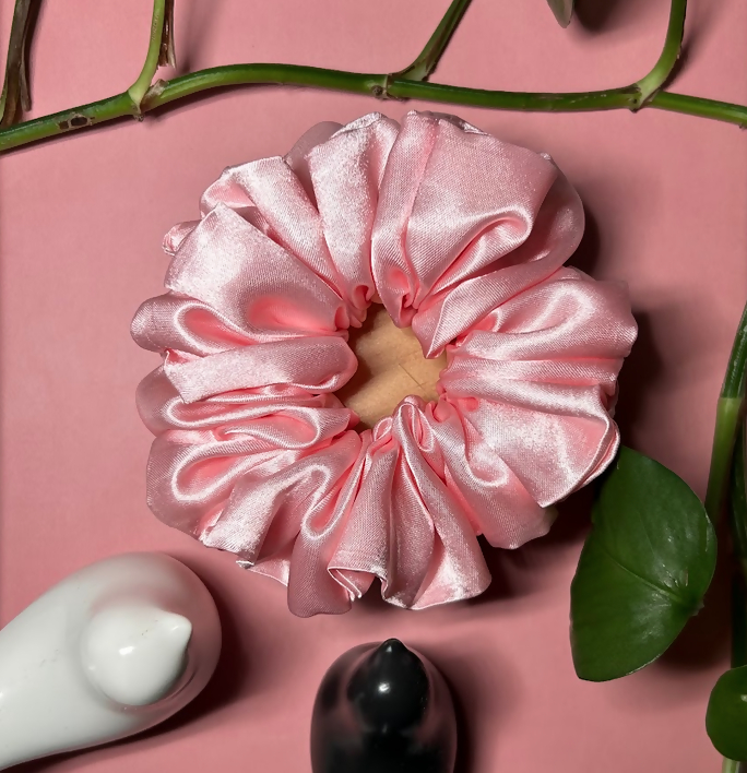 🎀 Puffy Satin Pink Scrunchie 🎀