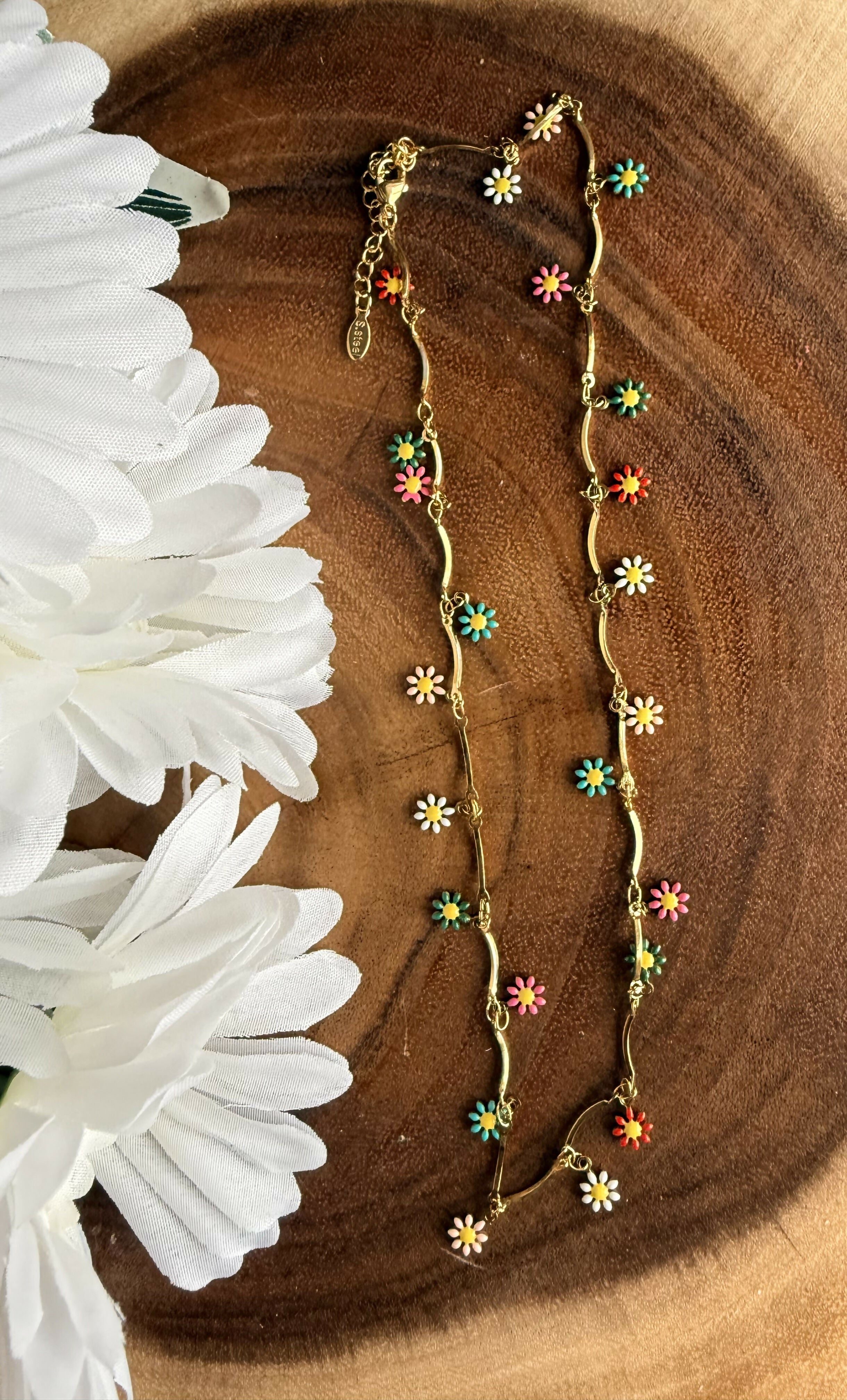 Daisy Chain Necklace (Multicolor)