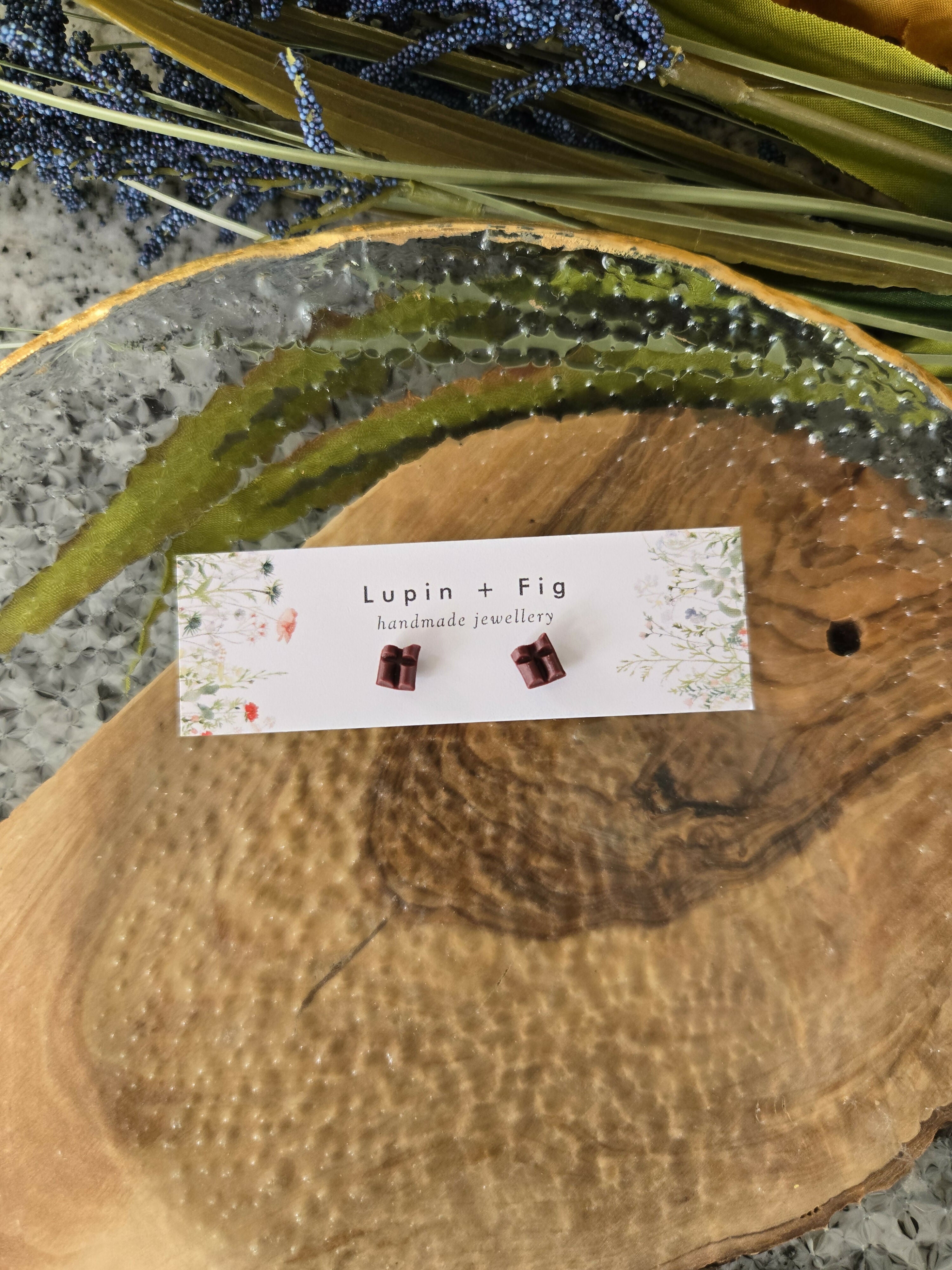 Chocolate Bar Studs