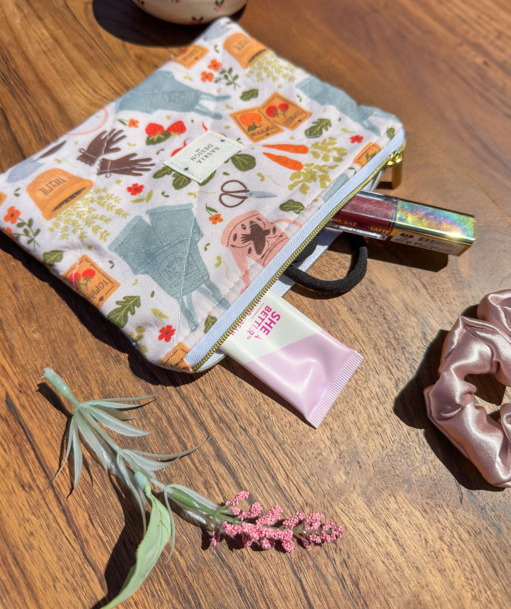 Handmade Quilted Zipper Pouch - Gardening
