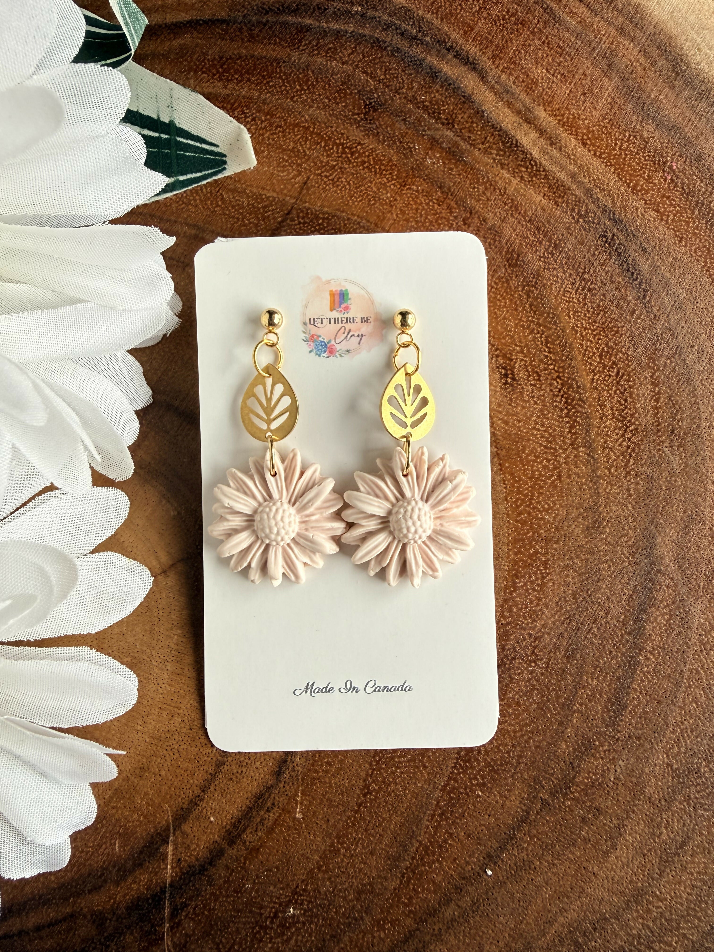 Baby Pink Daisy Earrings