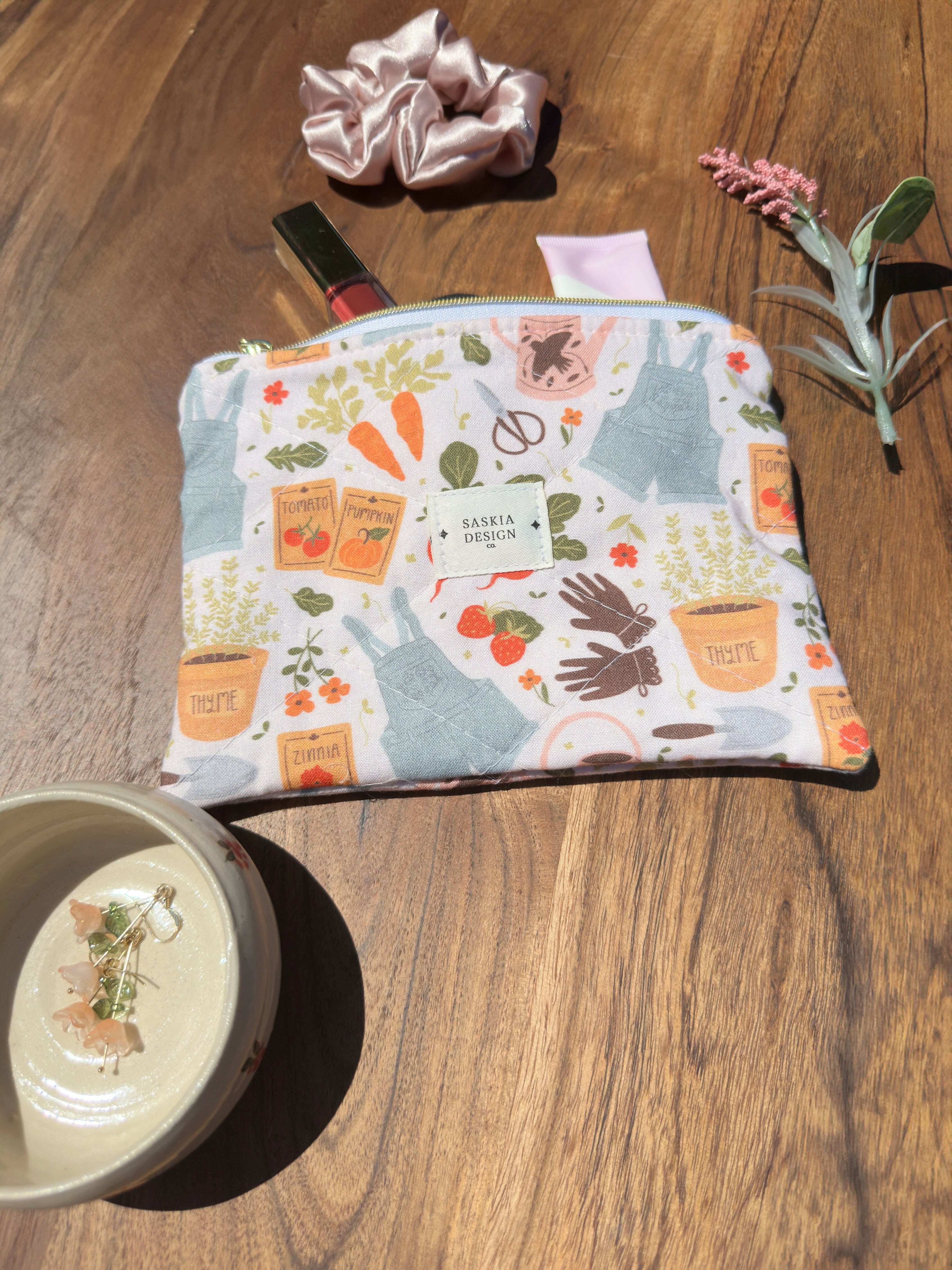Handmade Quilted Zipper Pouch - Gardening
