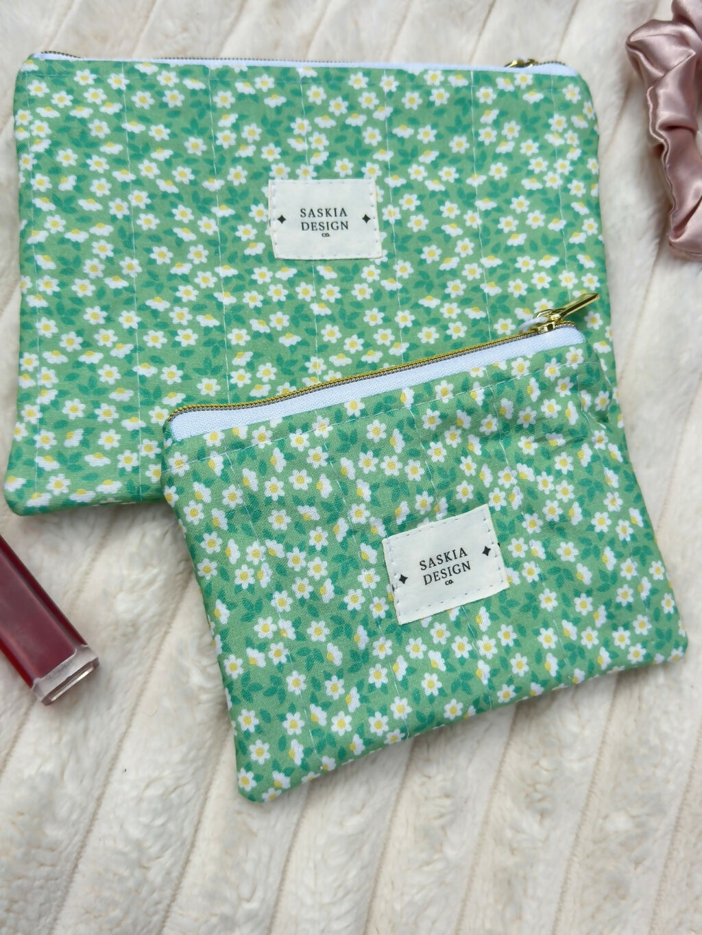 Handmade Quilted Zipper Pouch - Daisy Fields