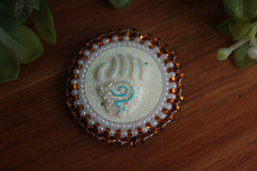 Brown and white Bear Claw fridge magnet