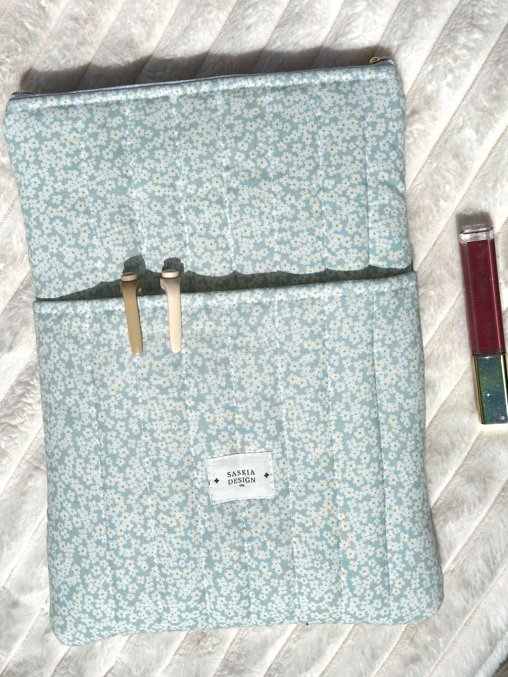 Large Quilted Book Sleeve - Mayflowers