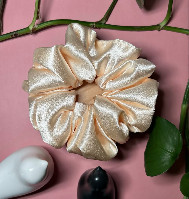 🤍 Puffy Beige Scrunchie 🤍