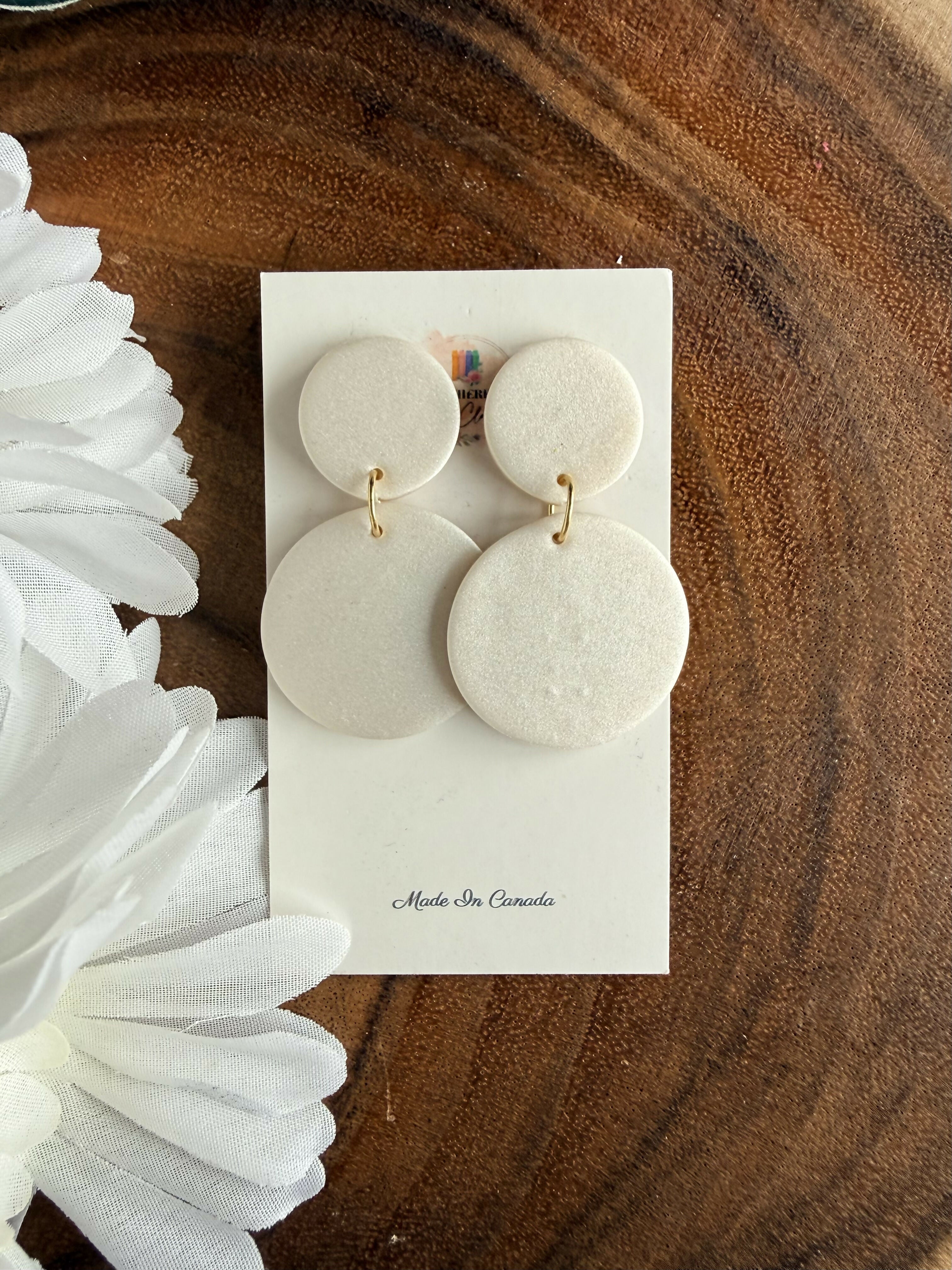 Solid Circles (Pearl) earrings