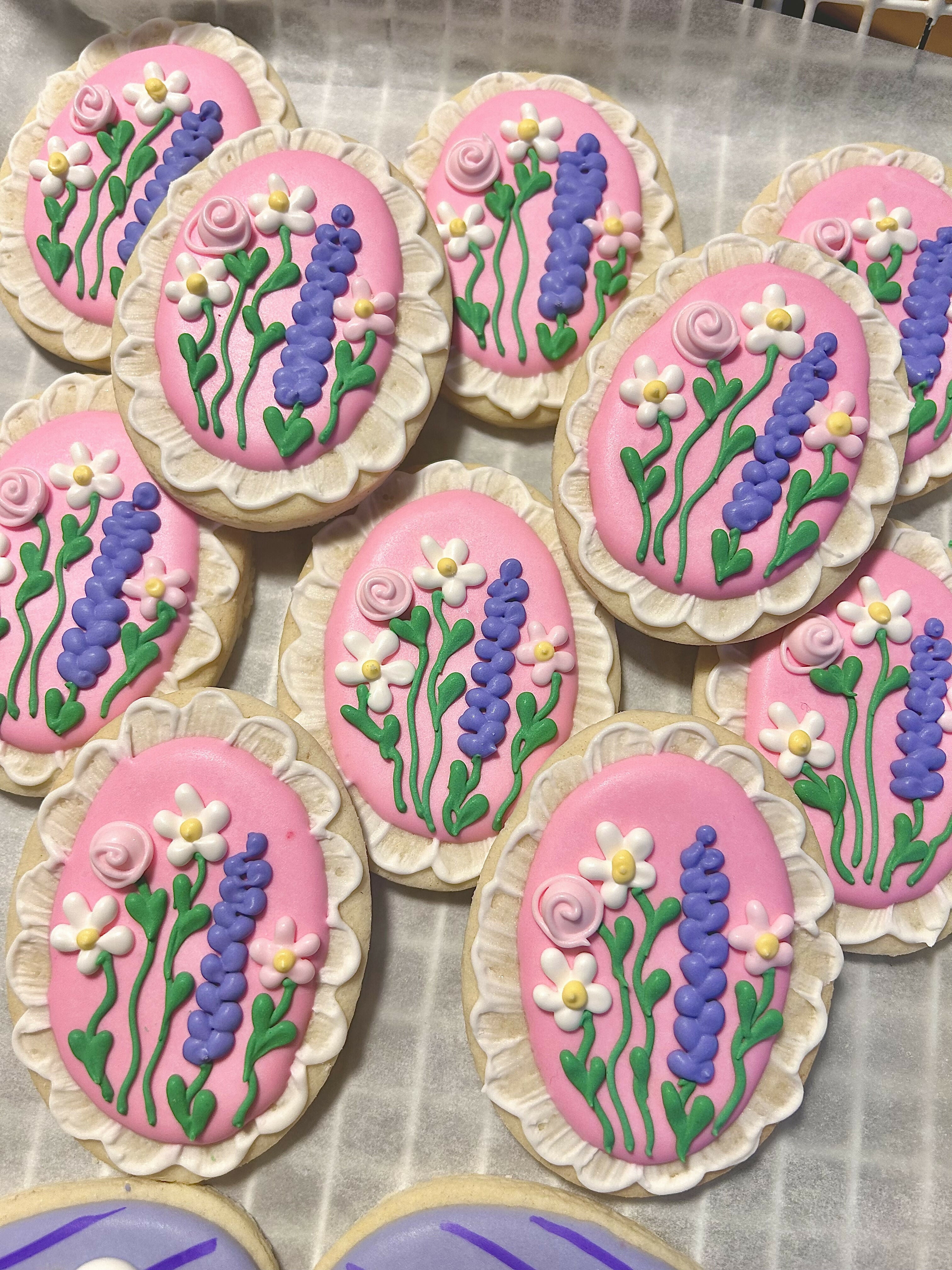 Floral Lace Oval Cookie